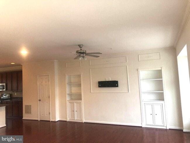 Building Photo - 6786 Green Mill Way