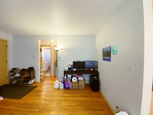 Building Photo - 4112 N. Kedvale-4114-2E