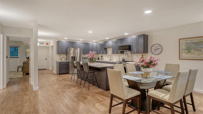 Building Photo - 5757 Gulf of Mexico Dr