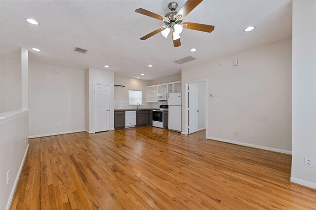 Building Photo - 1819 Branard St