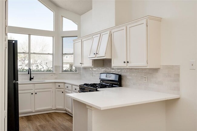 Building Photo - 2007 Castle View Dr