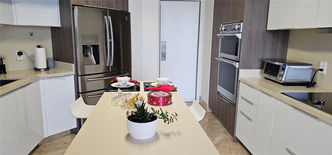 Building Photo - 3802 NE 207th St