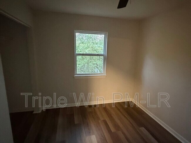 Building Photo - 107 Juniper Pl