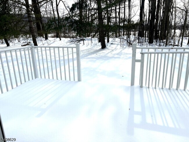 Building Photo - 1802 Scarlett Dr