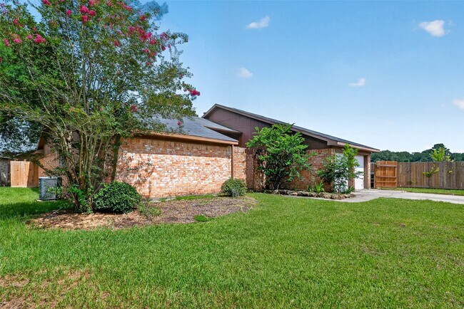 Building Photo - 711 Leicester Ln