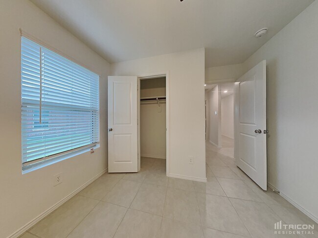 Building Photo - 700 Odlozil Ln
