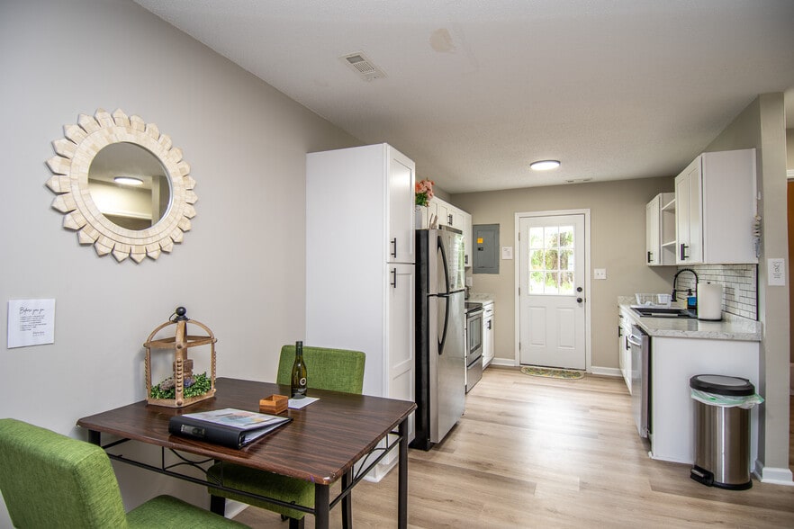 Building Photo - 88 Shoreline Dr