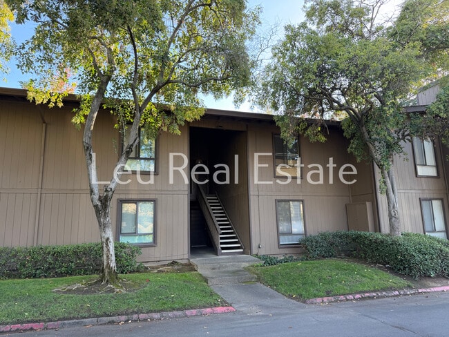 Primary Photo - 1027 Fulton Ave