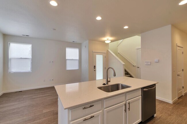 Building Photo - 9679 Albion Ln