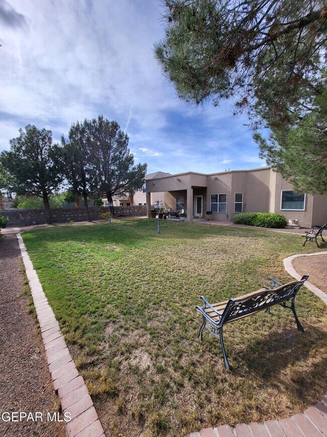 Building Photo - 6354 Franklin View Dr