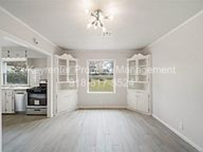 Building Photo - Updated 2 Bed 1 Bath Rental Home Tulsa