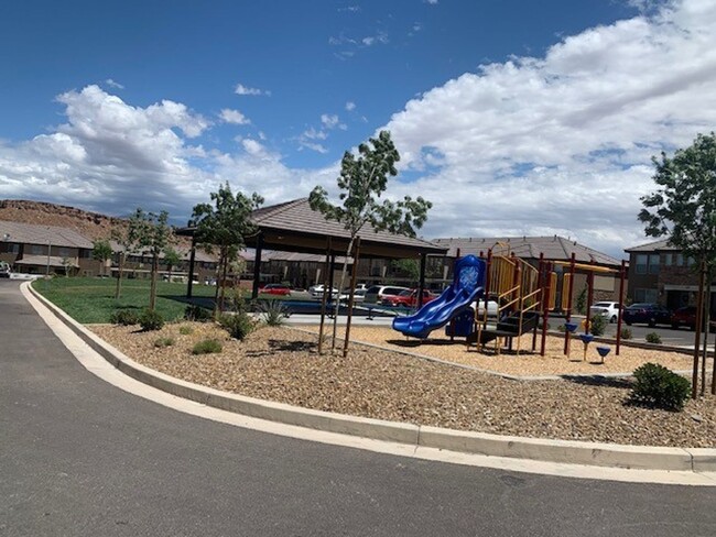 Building Photo - Desert Hills Townhomes, Location, location...