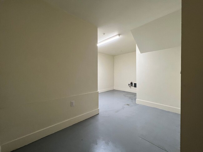 Building Photo - Modern 3BD/2.5BA in La Jolla! Private Doub...