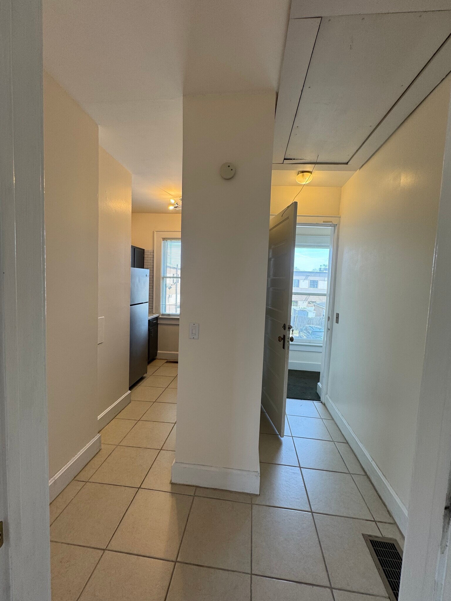 Building Photo - 616 SE 3rd St