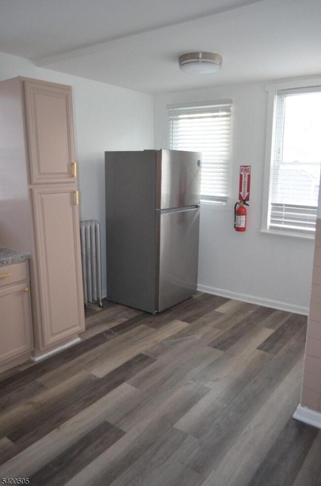 Building Photo - 14 Fremont St