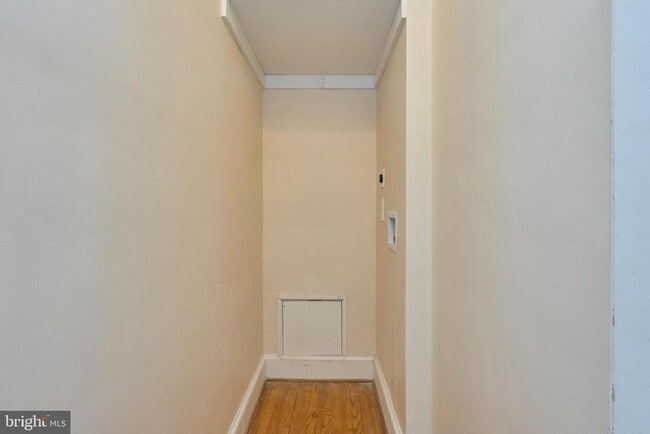 Building Photo - 304 N Highland St