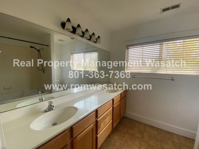 Building Photo - Great 4 bedroom 2 bath West Valley Home