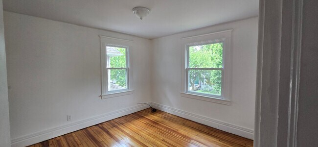 Building Photo - 55 Farbridge St