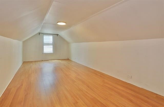 Building Photo - 166 St Pauls Ave