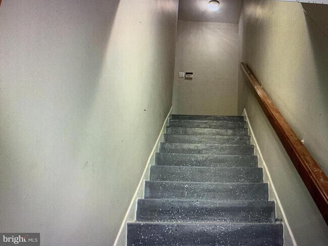 Building Photo - 406 High St