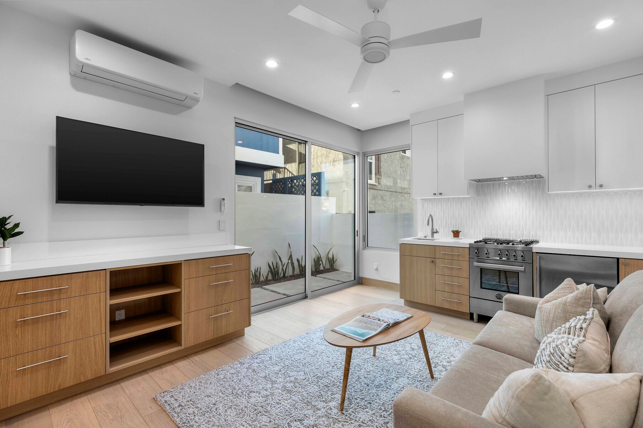 Building Photo - 2019 Highland Ave