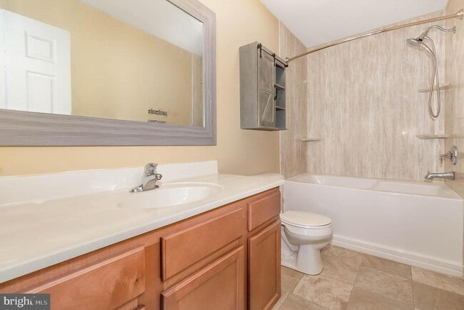 Building Photo - 3038 Meridian Cmns