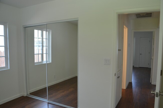 Building Photo - 22126 Del Valle St