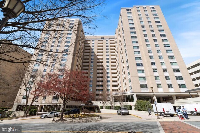 Primary Photo - 4601 N Park Ave