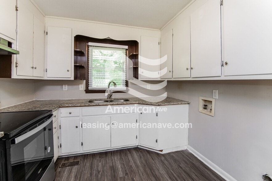 Building Photo - 7526 Decatur Dr