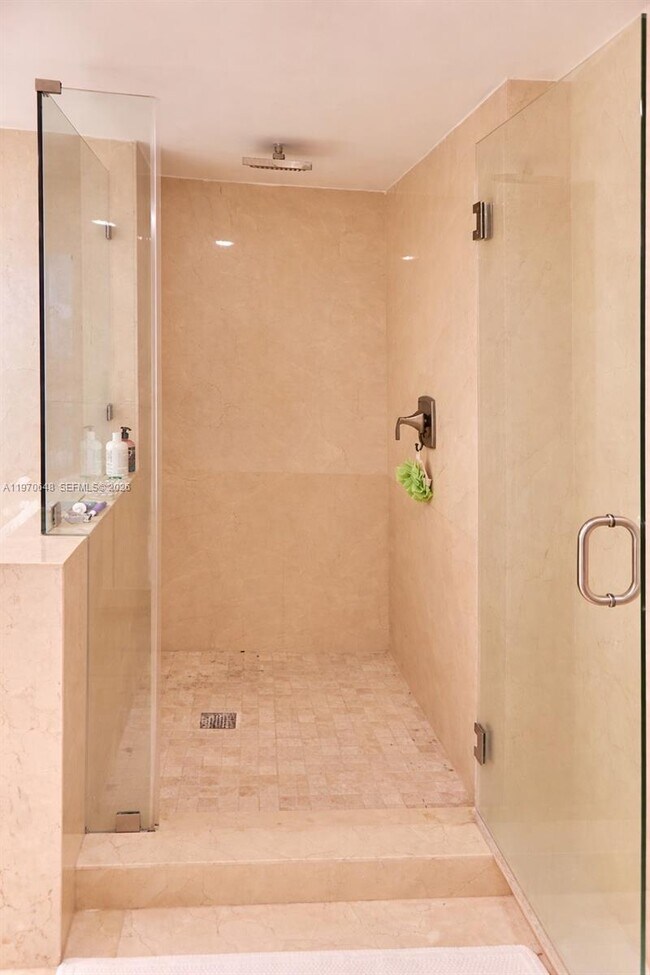 Building Photo - 1717 N Bayshore Dr