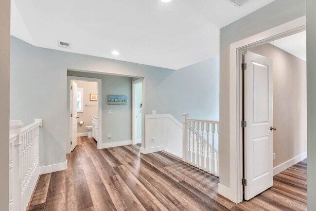Building Photo - 36 Firethorn Ln