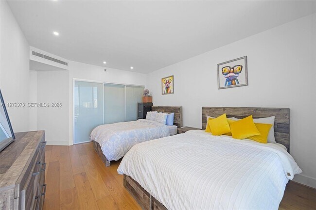 Building Photo - 3802 NE 207th St