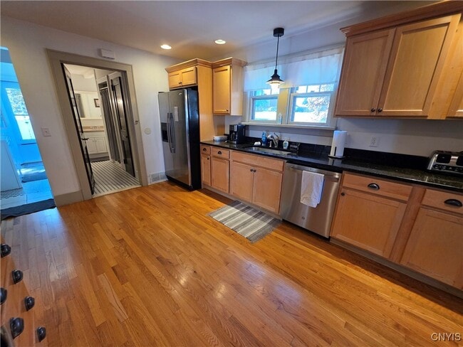 Building Photo - 5358 W Lake Rd