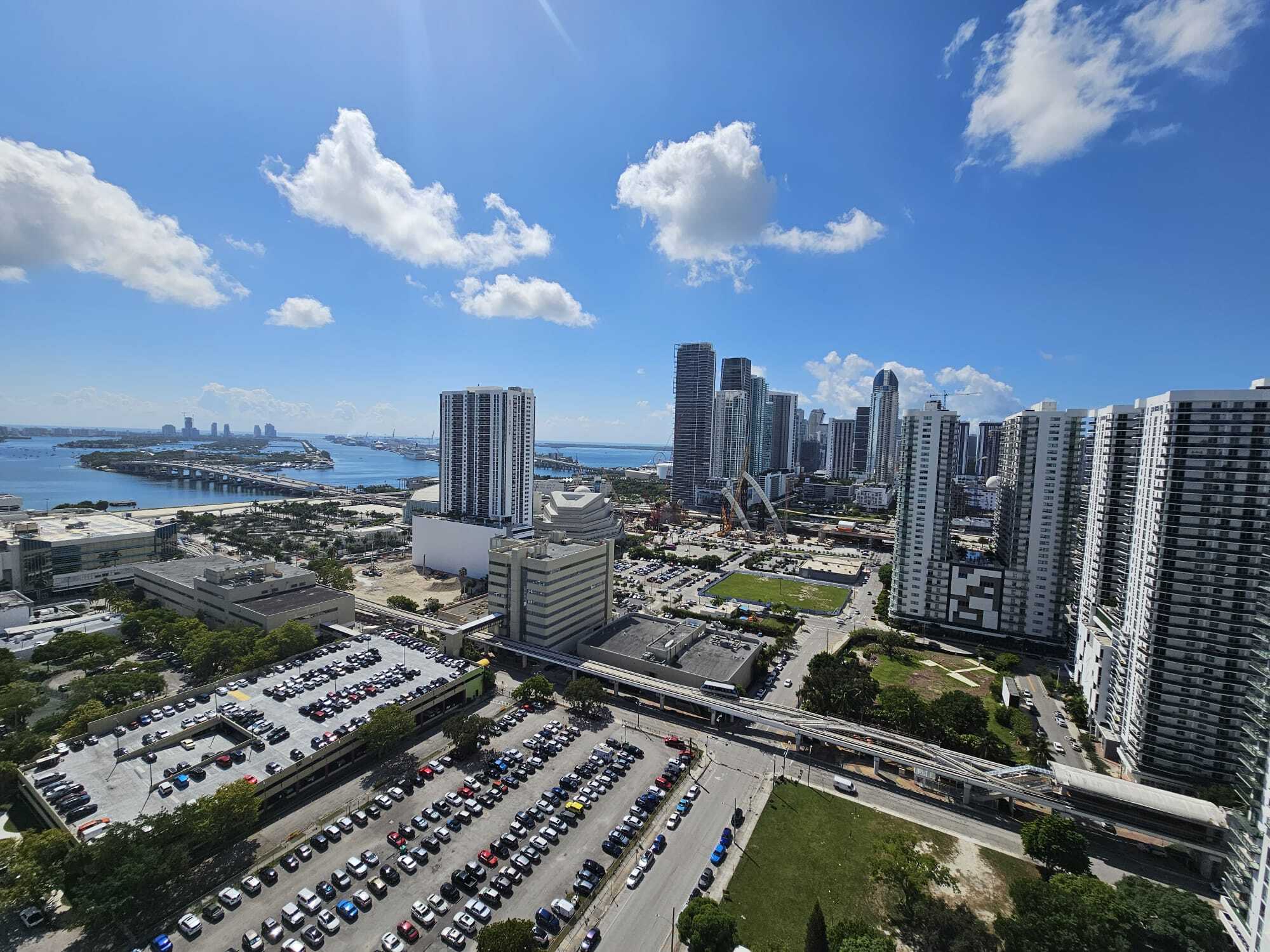 Building Photo - 1600 NE 1st Ave