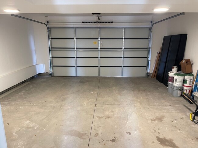 Building Photo - 954 W 350 S