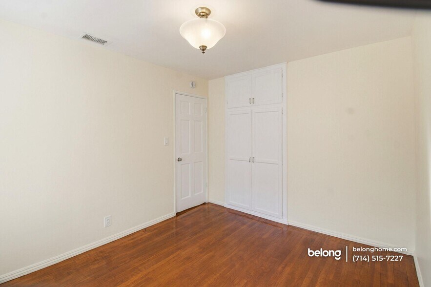 Building Photo - 183 N Batavia St