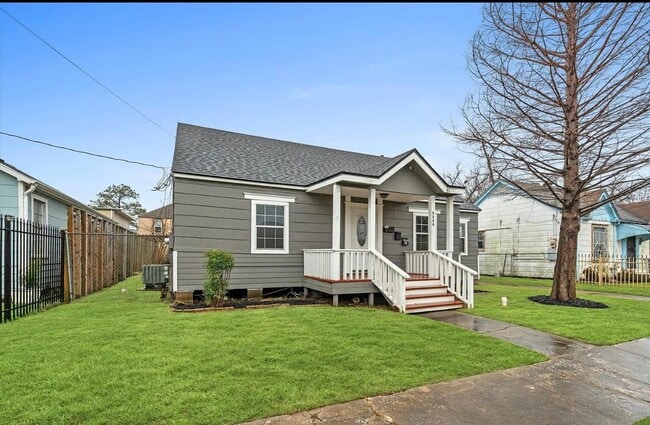 Building Photo - 5244 Leeland St