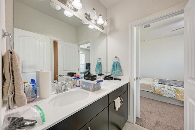 Building Photo - 5304 Cipriano Dr