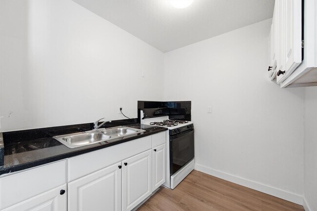 Building Photo - 2558 N 40th St