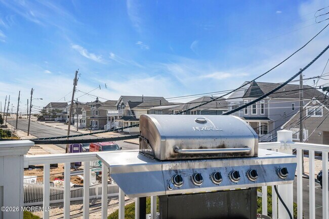 Building Photo - 65 Grand Central Ave