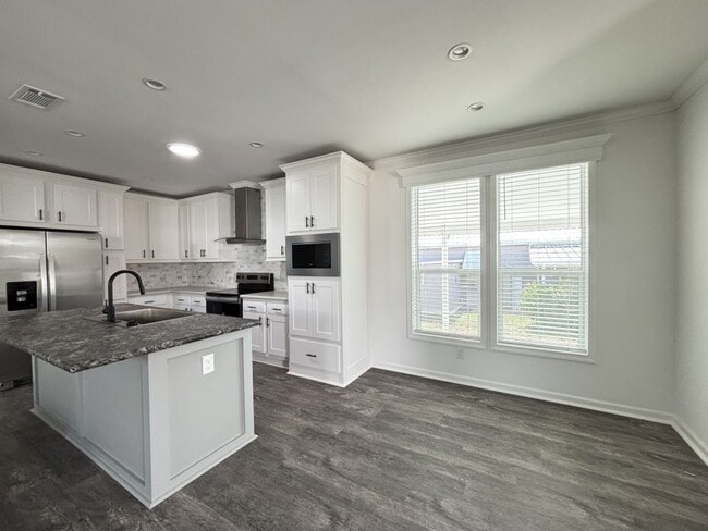 Building Photo - 34800 Minnow Ln