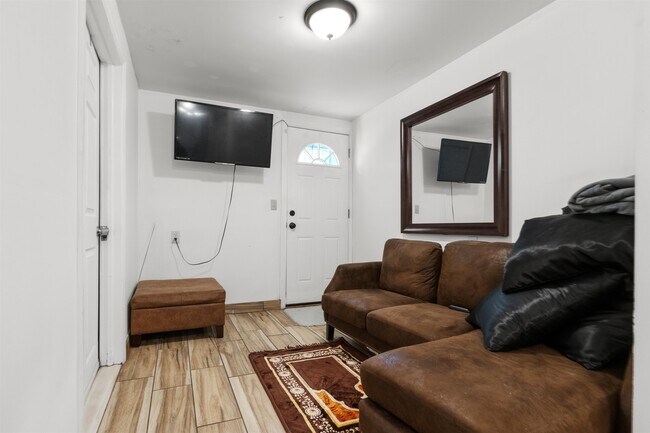 Building Photo - 180 MCADOO Ave