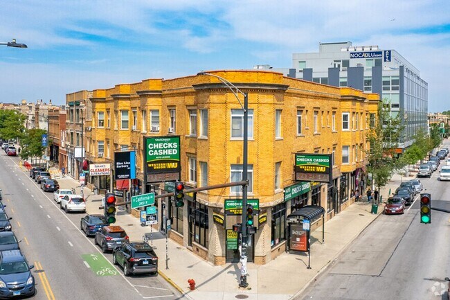 Building Photo - Bright & Spacious Logan Square Studio