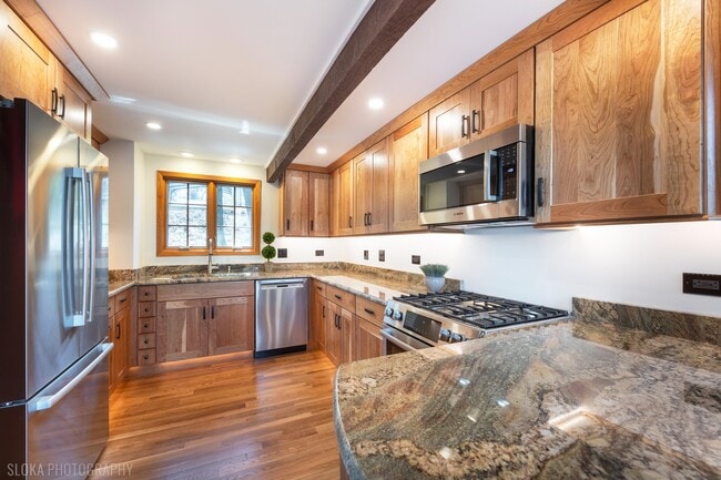 Building Photo - 2712 Ridge Ave