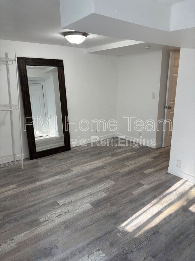 Building Photo - 732 Campbell Heights