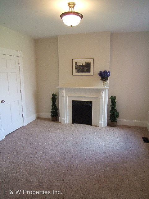 Building Photo - 1055-1057 Neil Ave