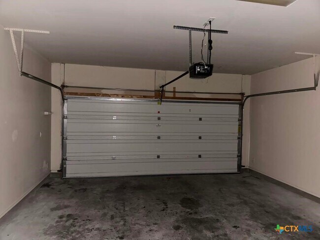 Building Photo - 4902 Bridgewood Dr