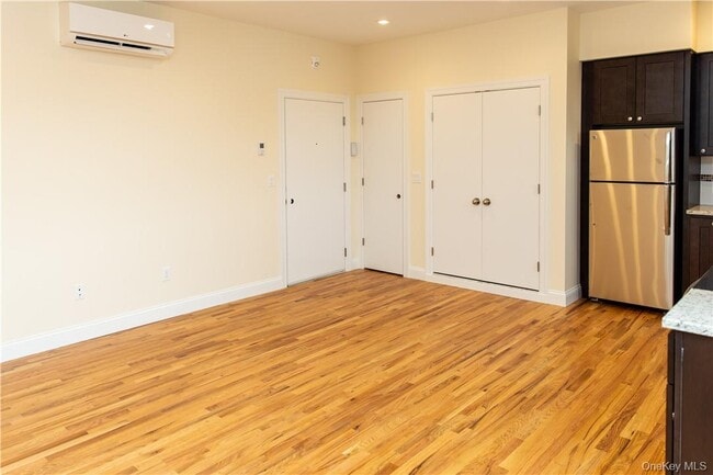 Building Photo - 23 E Main St