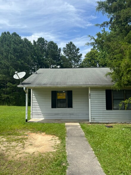 Primary Photo - 108A Jay Ln