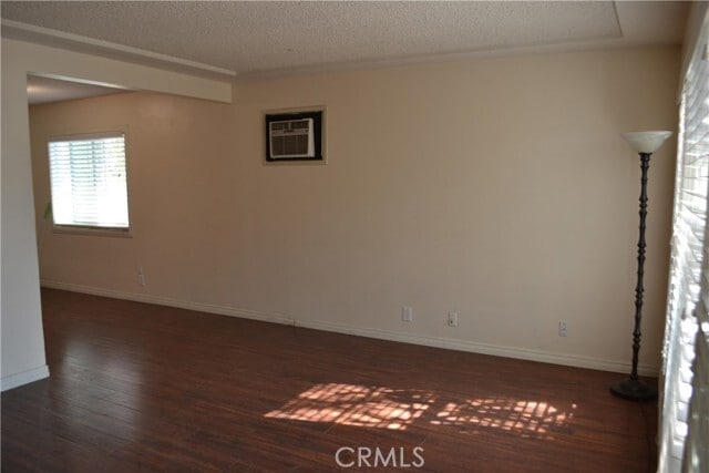Building Photo - 5848 Robinson Ave